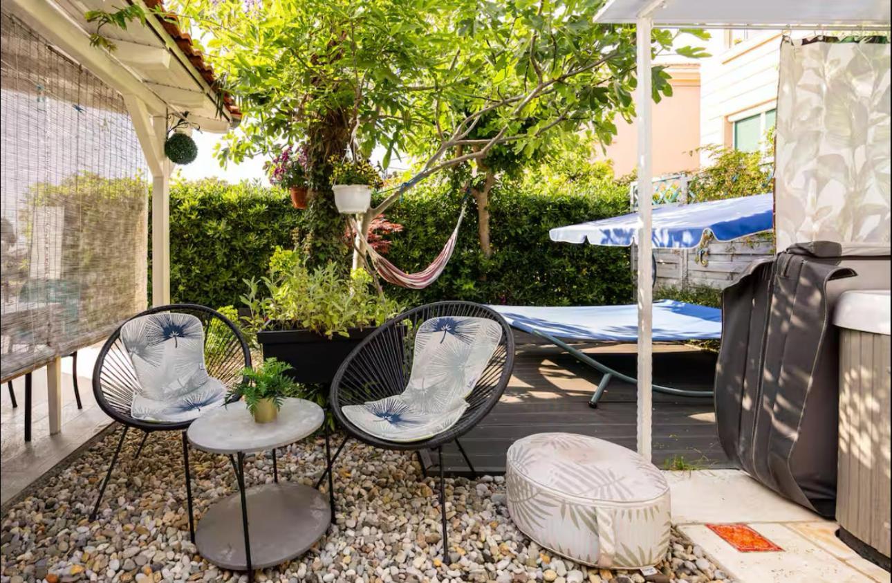 Beachfront House With Private Jacuzzi And Garden Zadar Eksteriør billede