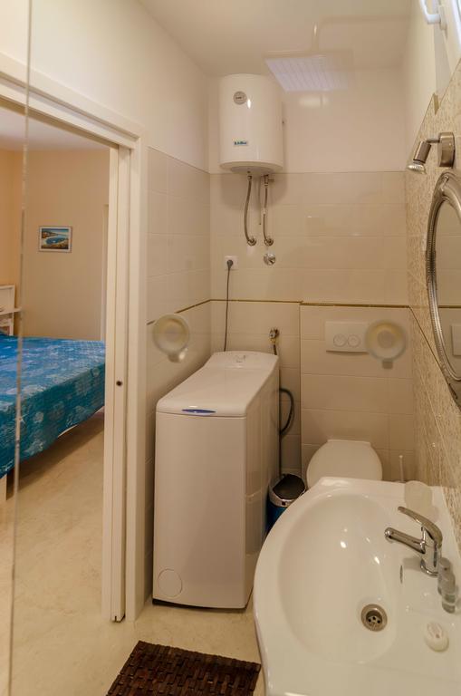 Beachfront House With Private Jacuzzi And Garden Zadar Eksteriør billede